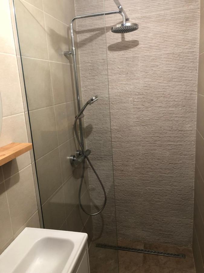 Apartament 2 Camere La Casa - Bucuresti Kültér fotó